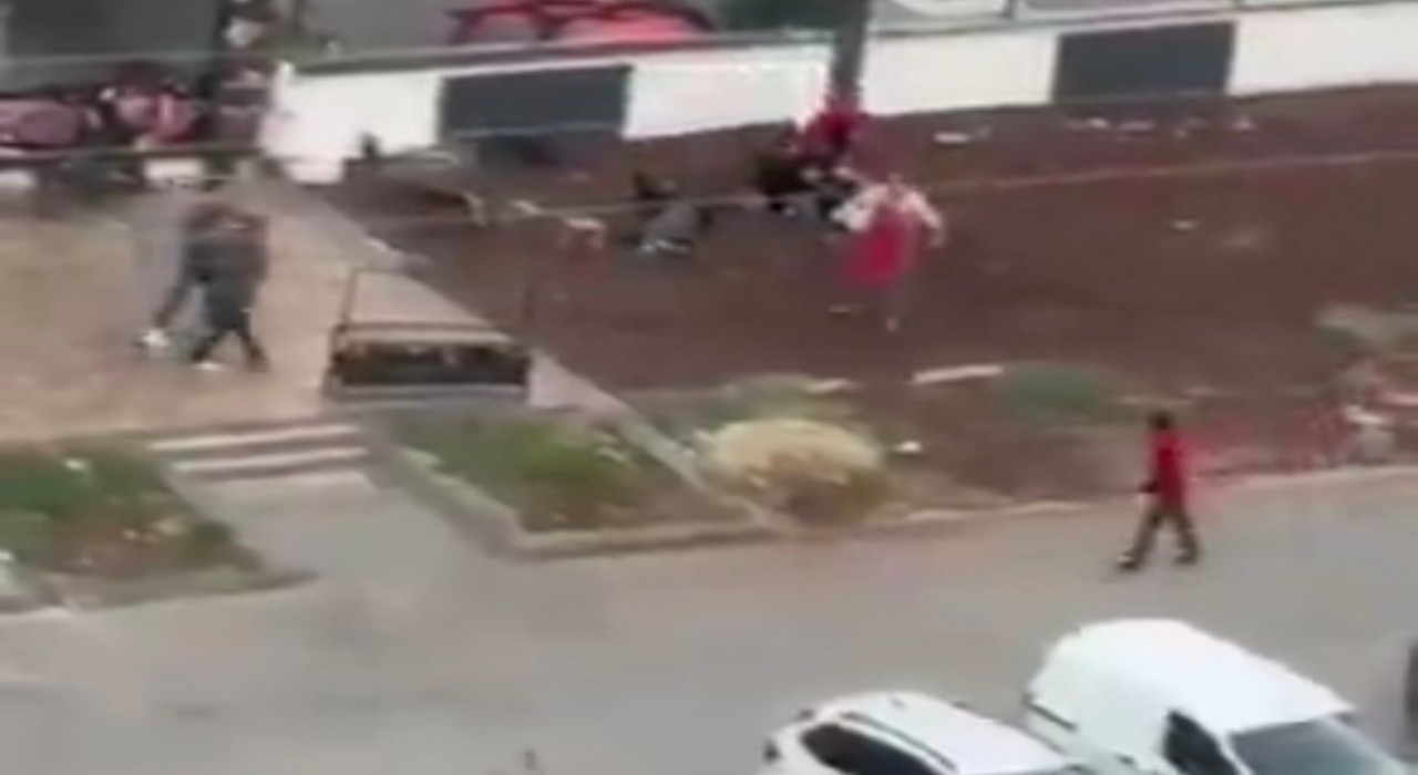 Diyarbakırda 2 kişinin öldüğü silahlı kavga cep telefonu kamerasına yansıdı
