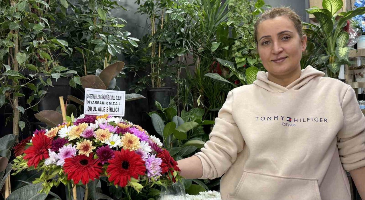 Diyarbakırda çiçekçilerde Öğretmenler Günü yoğunluğu