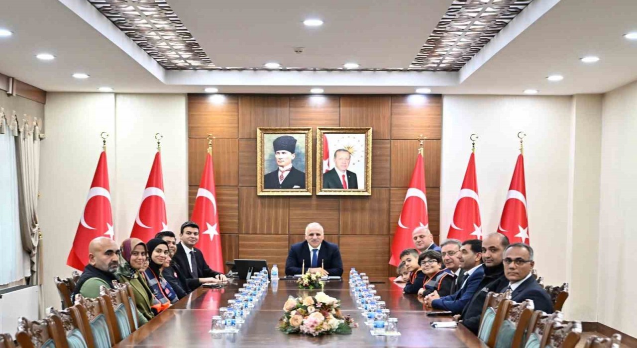 Diyarbakırda Gazze için toplanan 24 milyon lira AFADa teslim edildi