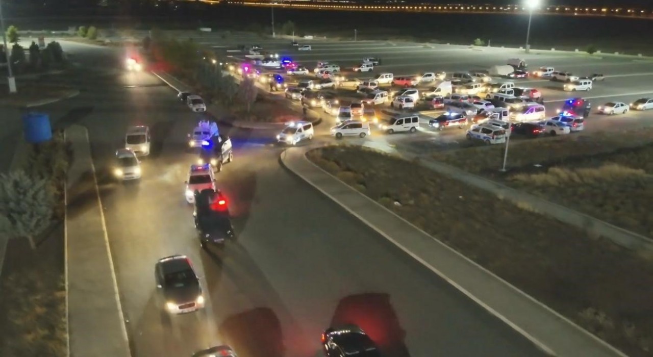 Diyarbakırda Markaj operasyonu: Hesaplarında 2 milyar 743 milyon lira para hacmi olan şüphelilerden 25i tutuklandı