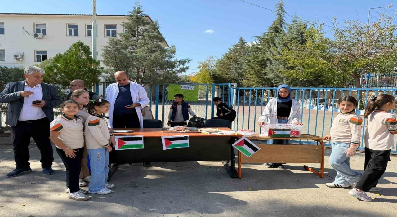 Diyarbakırda öğrencilerden Gazzeye 1 milyon 287 bin liralık destek