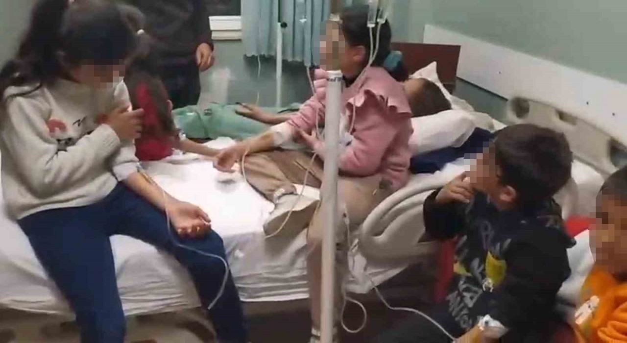 Diyarbakırda okulda yedikleri yemek sonrası rahatsızlanan öğrenciler hastanelik oldu