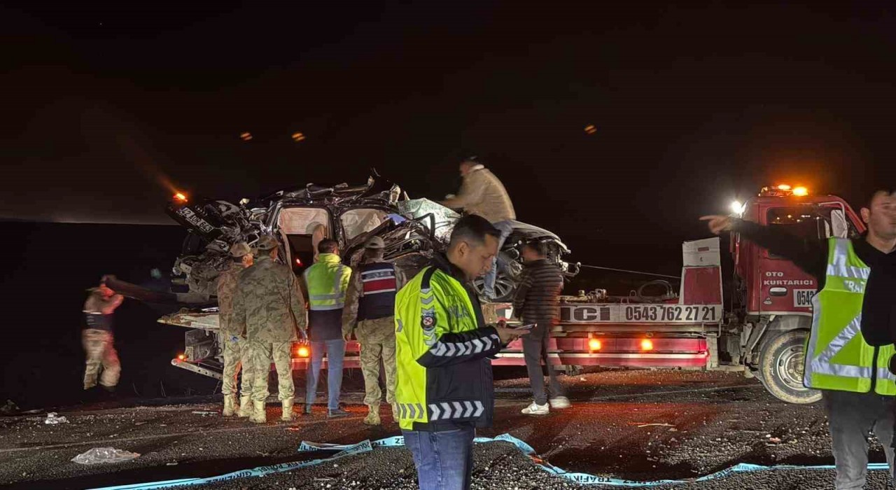 Diyarbakırdaki kazada ölen 4 kişinin cenazesi Adli Tıp Kurumu kaldırıldı