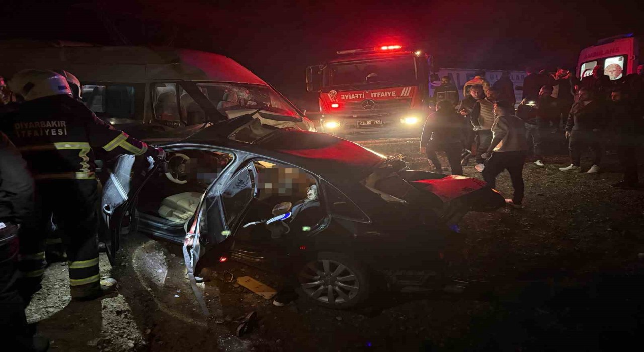 Diyarbakırın Bismil ilçesinde meydana gelen zincirleme trafik kazasında ölü ve yaralıların olduğu bildirildi. Olay yerine polis, jandarma, itfaiye ve sağlık ekipleri sevk edildi.