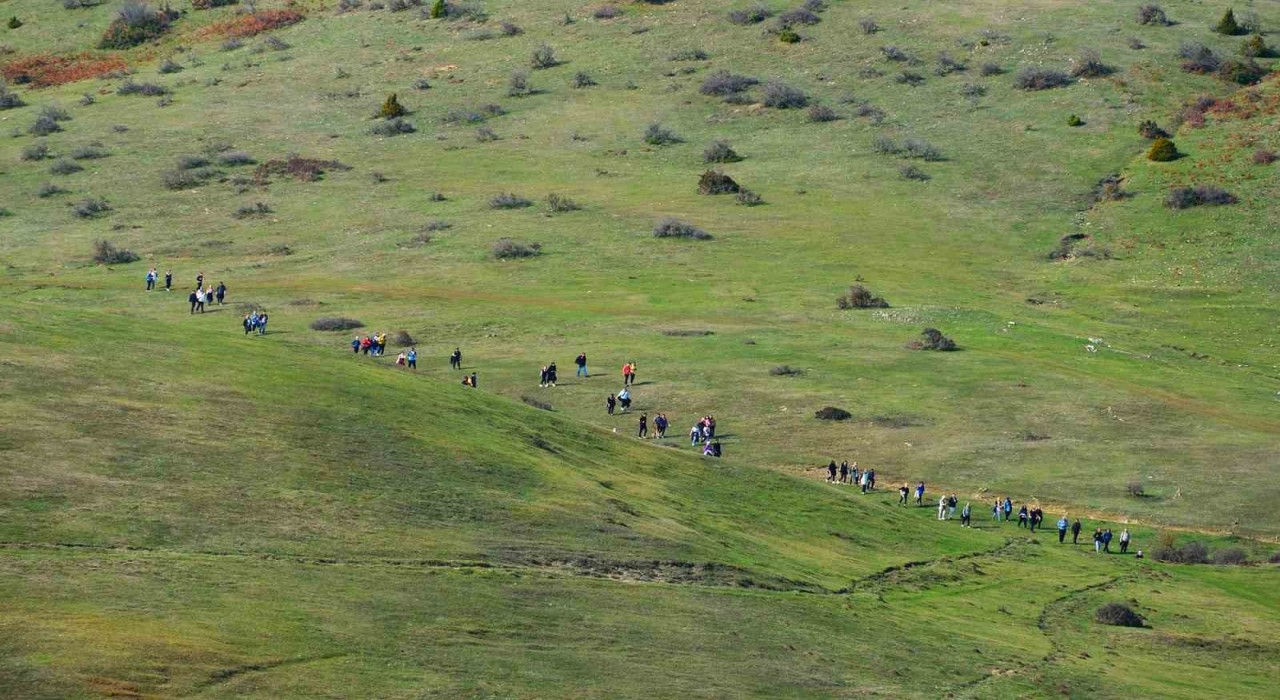 Doğaseverlerin bu haftaki rotası Karagöl ve Sultanpınarı Yaylası oldu