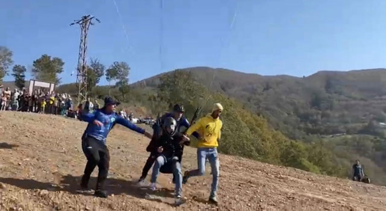 Dumanlı Yaylası Festivali’nde Paraşütçü Kayaya Çarptı