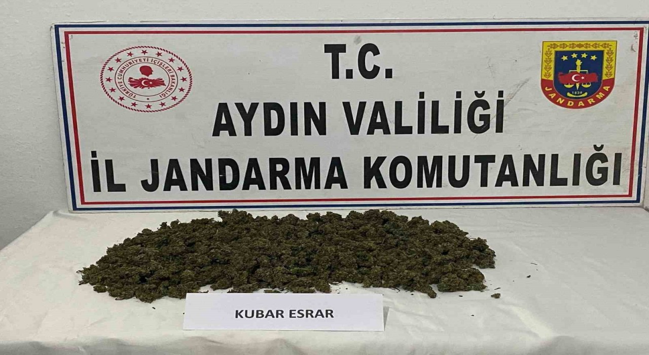 Durdurulan araçtan uyuşturucu çıktı