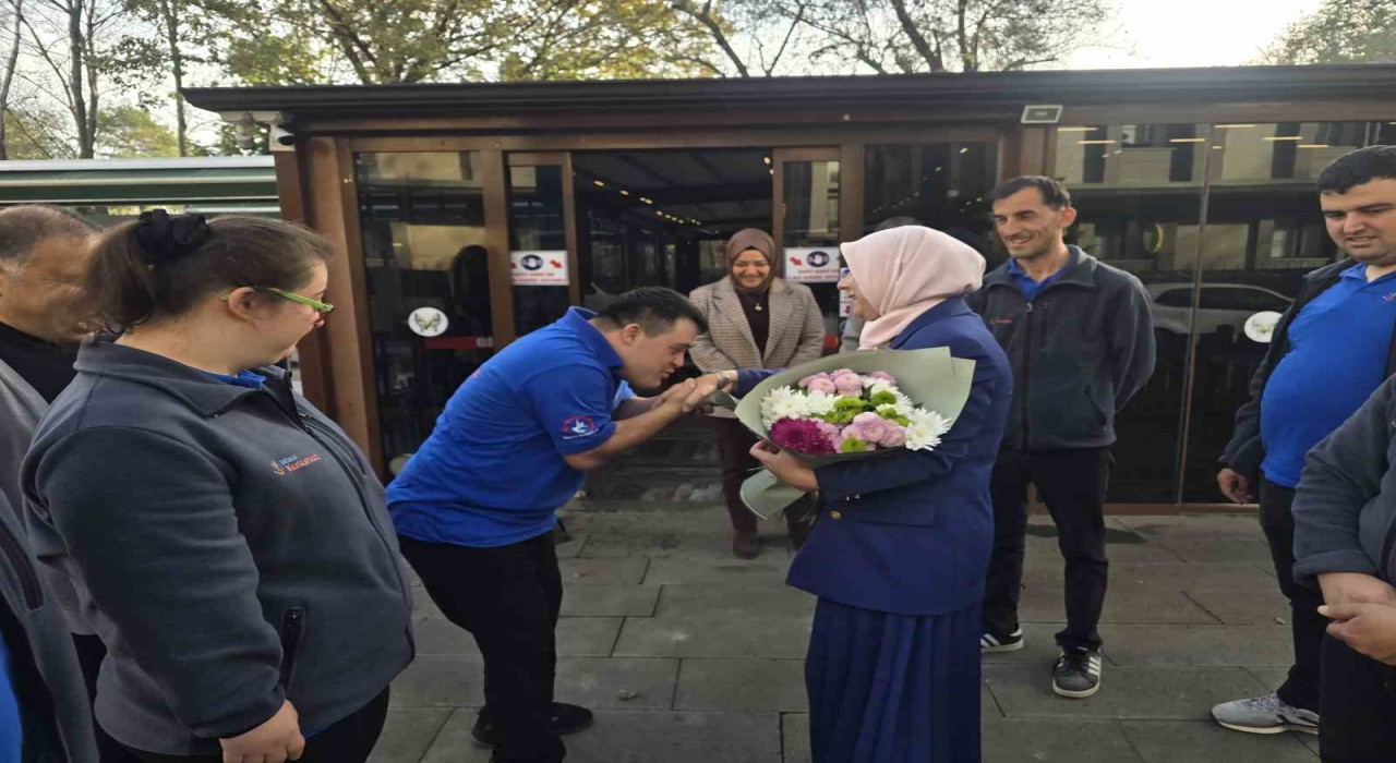 Düzce İl Milli Eğitim Müdüründen Kusursuz Kafeye ziyaret