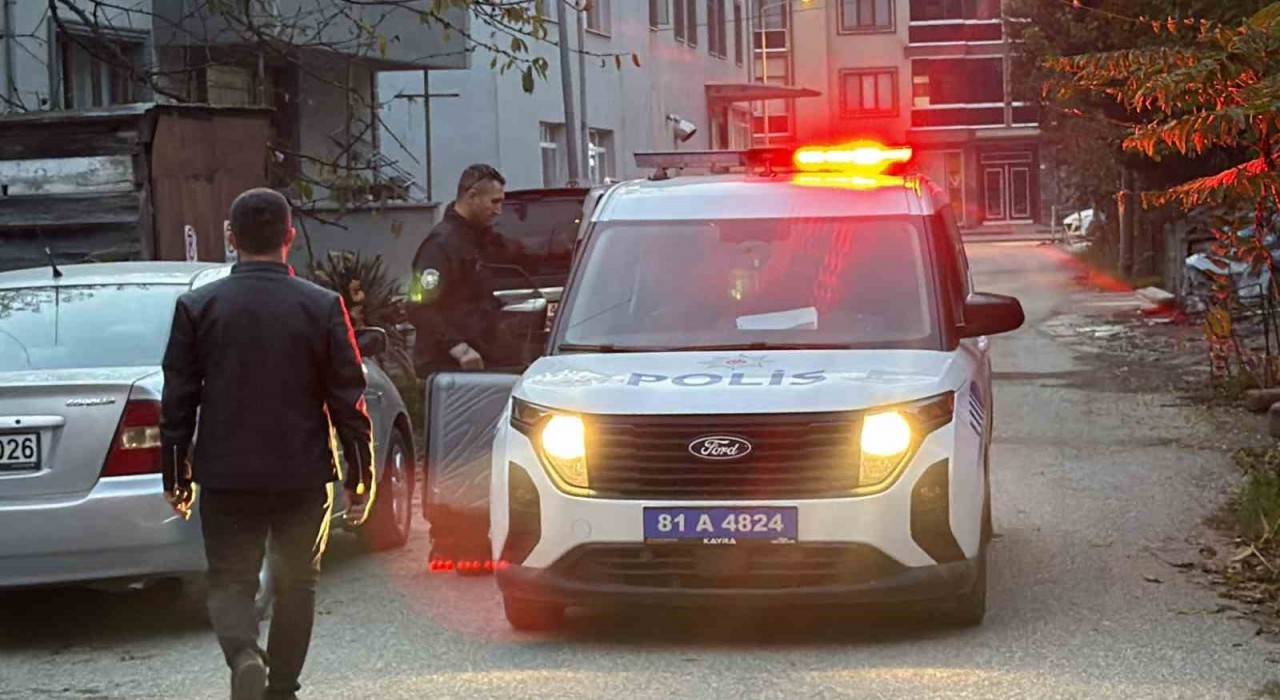 Düzcede şüpheli çanta paniği