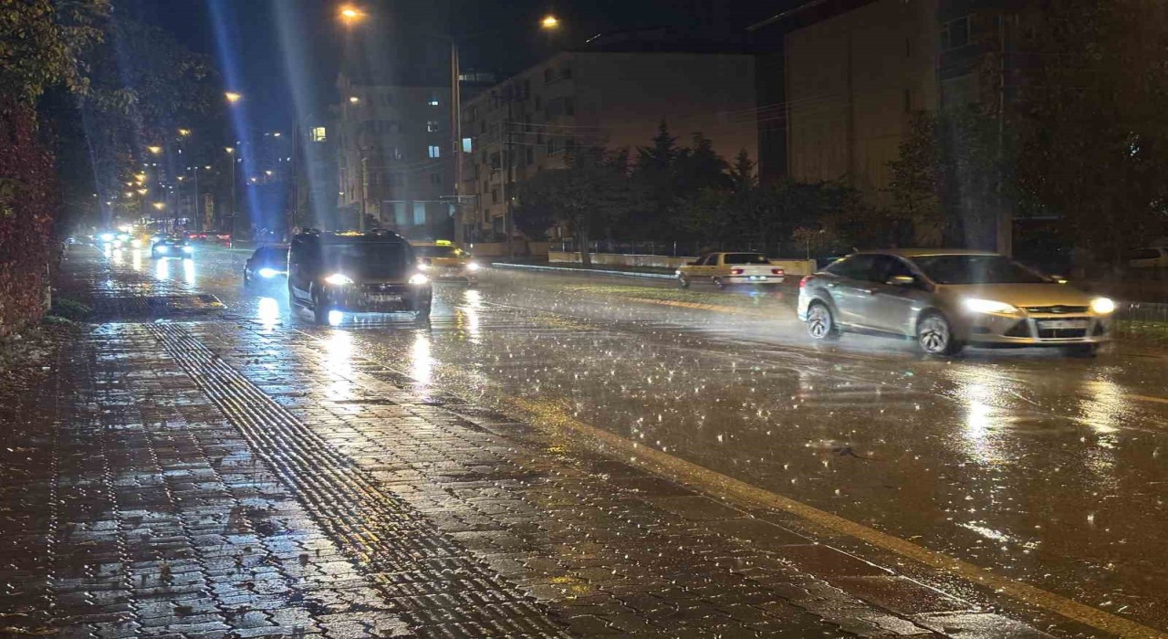 Edirnede sağanak etkili oldu