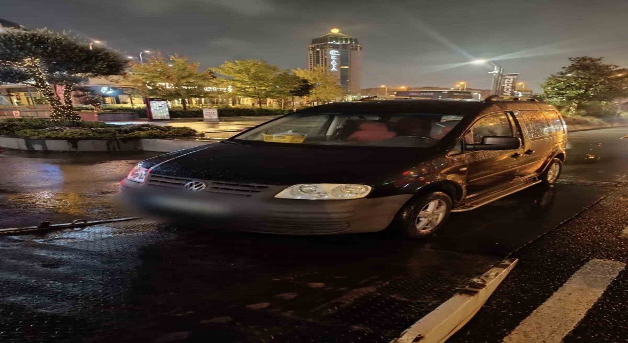 Edirneden çalınan araç İstanbulda bulundu