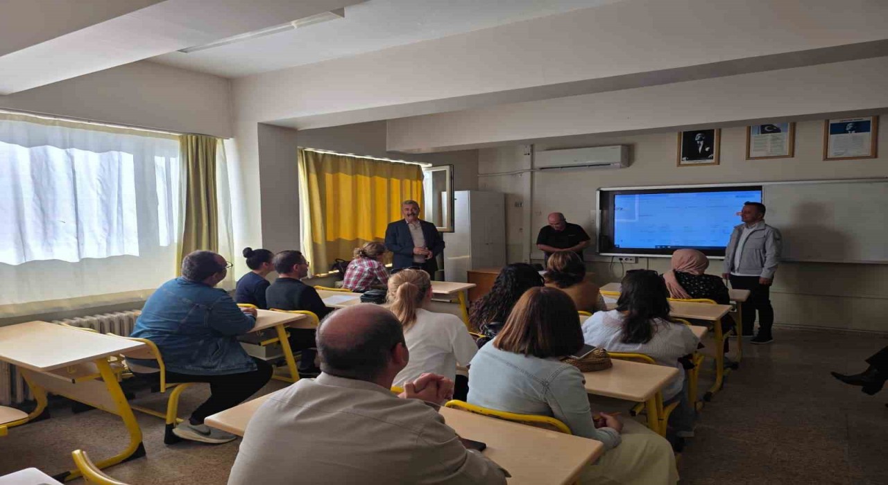 Efelerde öğretmenler proje üretimi için bir araya geldi