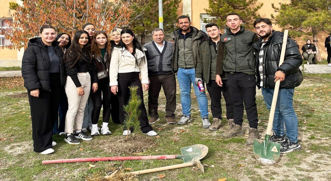 Emet MYOda fidan dikim etkinliği