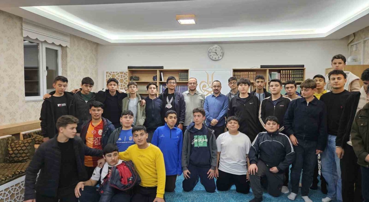 Emirdağ Fen Lisesi öğrencileri Diyanet Gençlik Merkezinde buluştu
