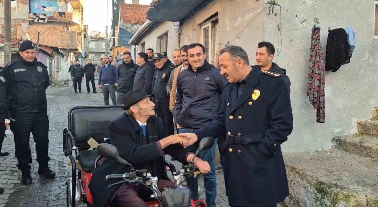Emniyet müdürü sabahın ilk ışıklarında Aydoğduya geldi: Burası şehrin en temiz mahallesi olacak