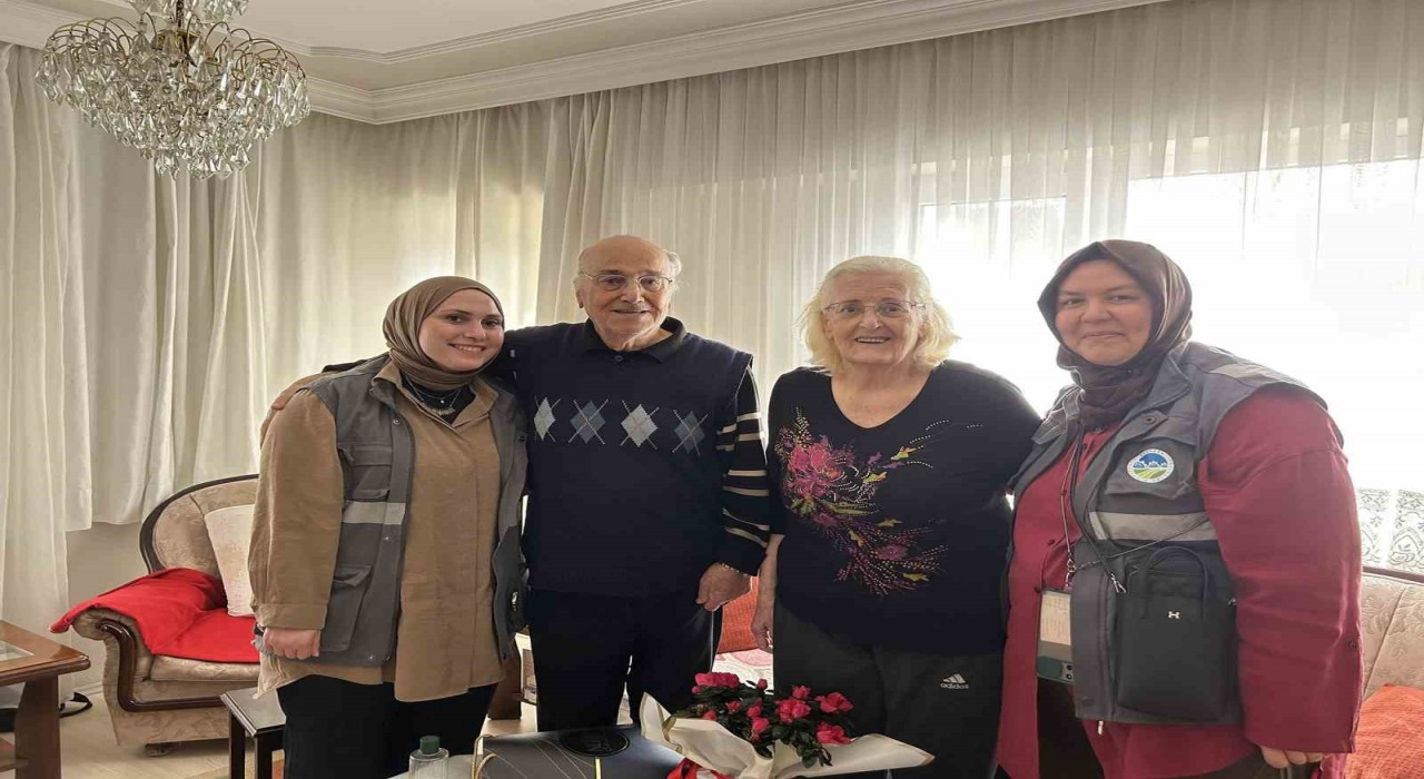 Engelleri sevgiyle aştılar: 65 yıllık evlilik Sakarya Büyükşehirle kutlandı