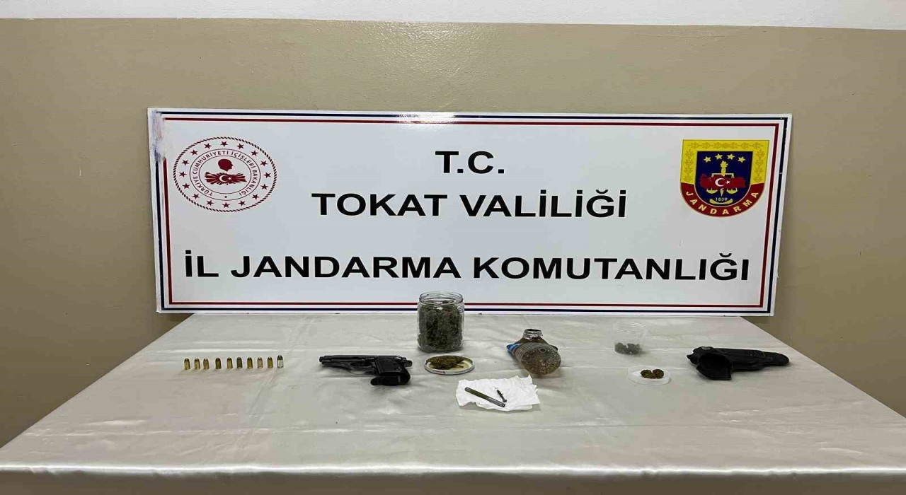 Erbaada jandarmadan uyuşturucu ve ruhsatsız silah operasyonu