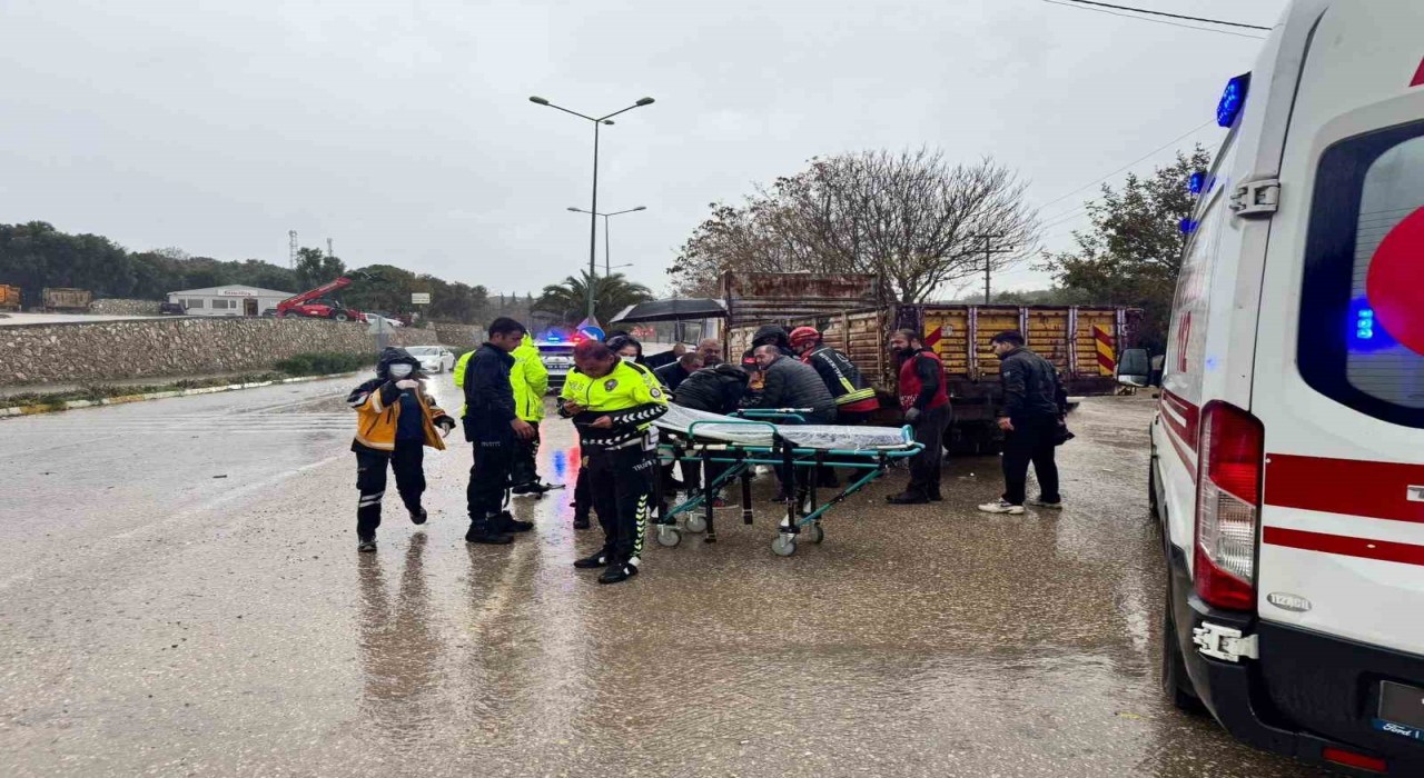 Erdekte kamyon ile motosiklet çarpıştı: 1 yaralı