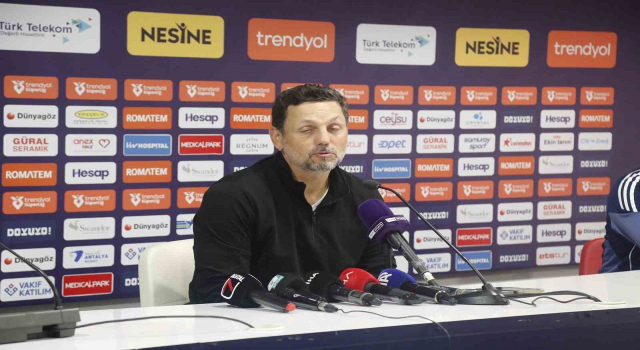 Erol Bulut: Çok fazla bireysel hata yaptık, futbol bunu affetmez