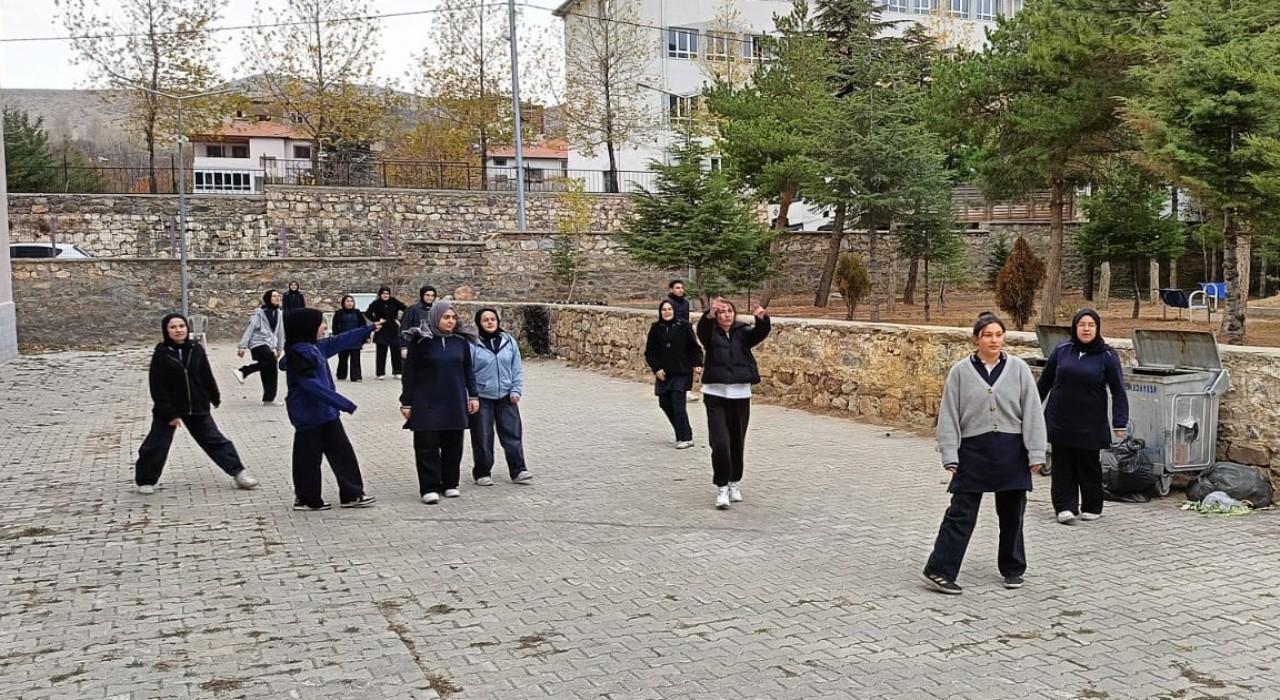 ERÜden Yahyalıda ‘Spor yap zinde kal etkinliği