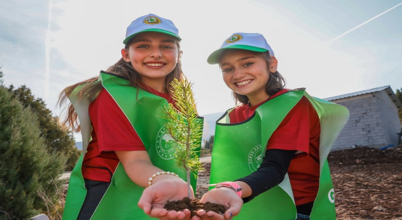 Erzincanda 14 bin fidan toprakla buluştu