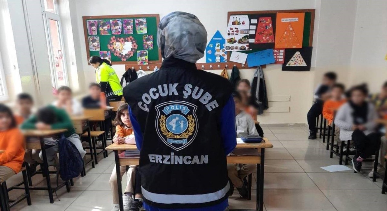 Erzincanda çocuk polisi öğrencileri bilgilendirdi