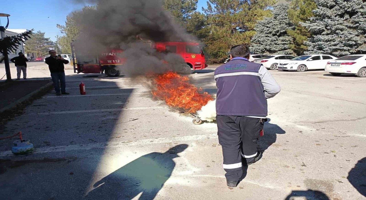 Erzincanda güvenlik için güç birliği: İşletme binasında acil durum senaryosu uygulandı