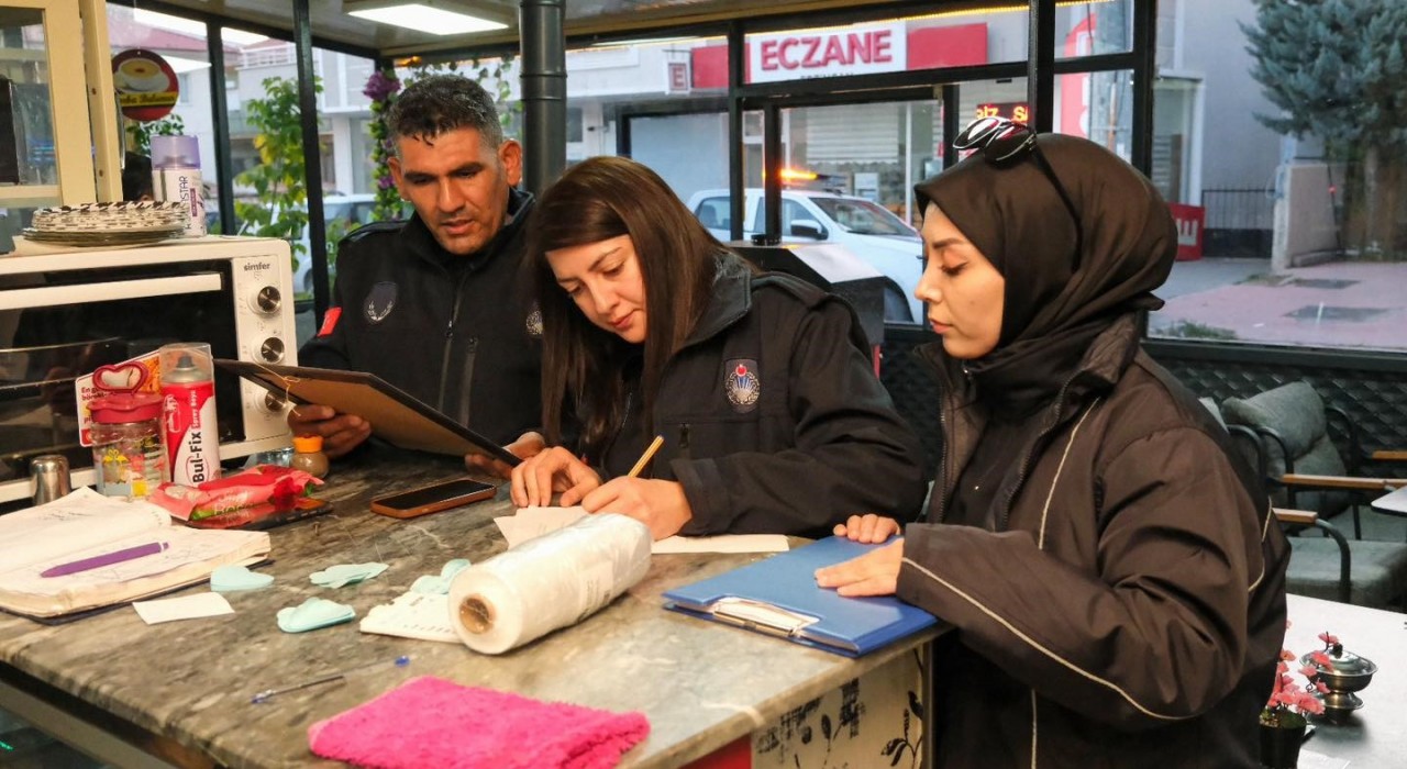 Erzincanda kafeterya ve tatlı üretim yerlerine zabıta denetimi