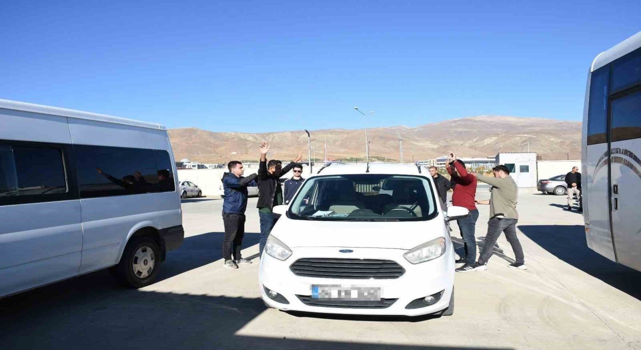 Erzincanda polis eğitimiyle güvenlik yetkinliği artıyor