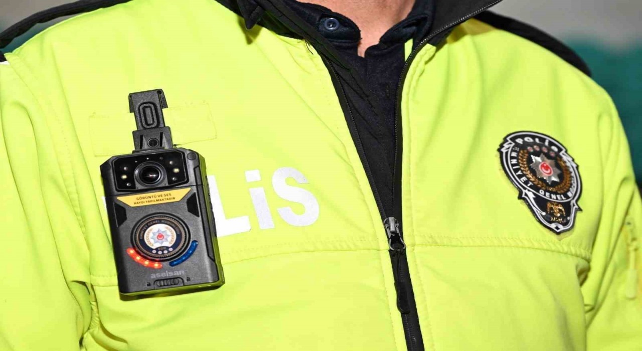 Erzincanda trafik ekiplerine yeni nesil yaka kamerası eğitimi verildi