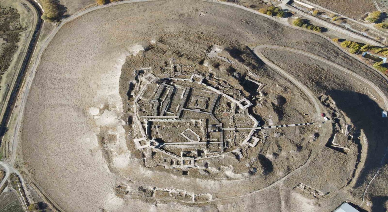 Erzincanda Urartu izleri yeniden gün yüzünde: Altıntepe Kalesi drone ile görüntülendi