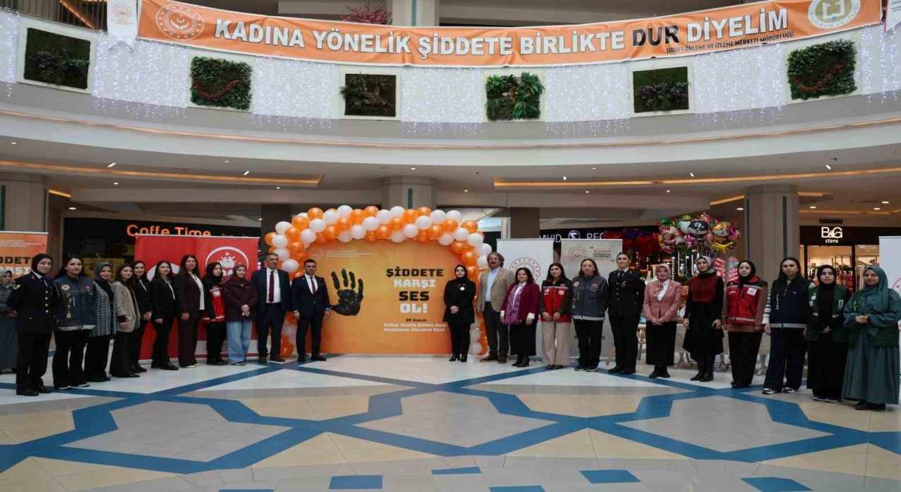 Erzurumda 25 kadın 25 hikâye sergisi açıldı