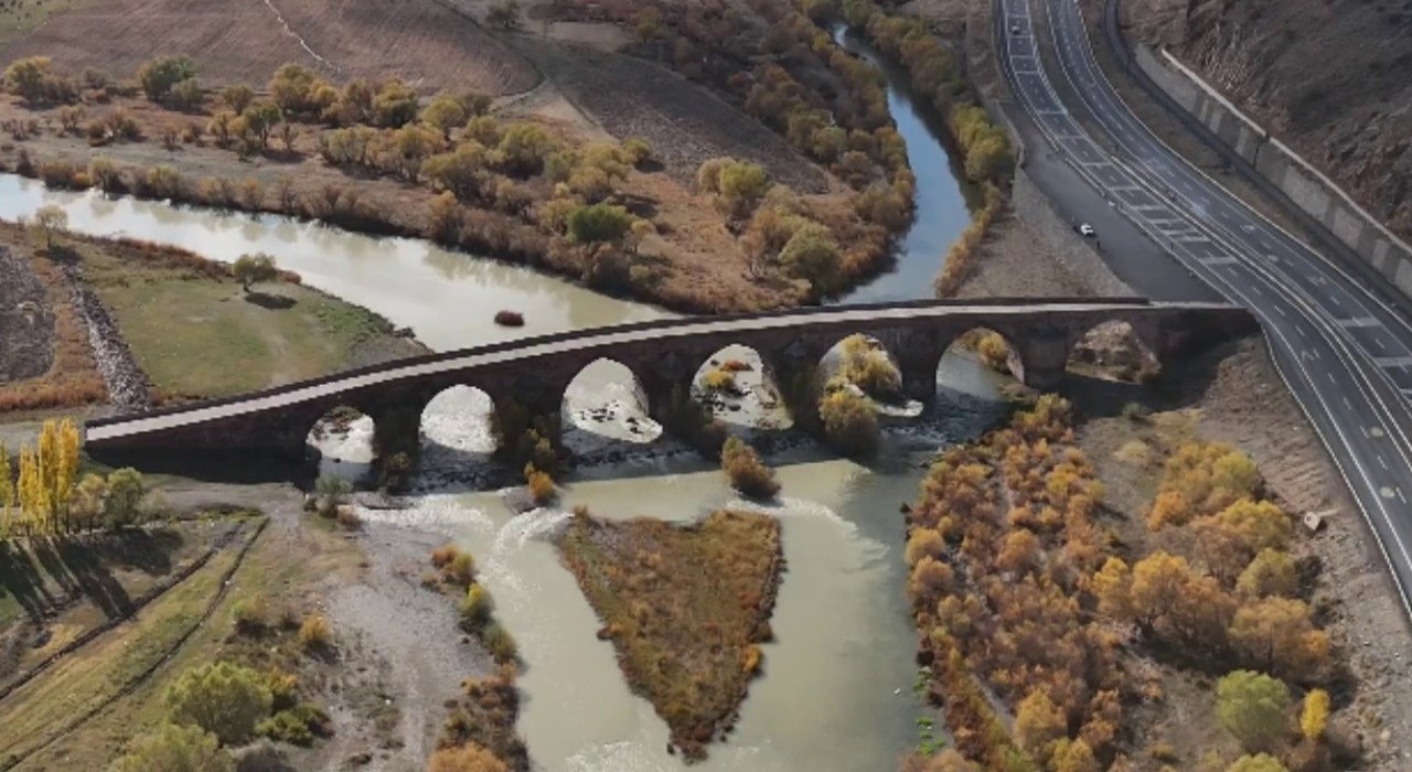 Erzurumun en büyük mahallesi: Yağan Mahallesi ve Yağan Baba türbesi ilgi odağı oluyor