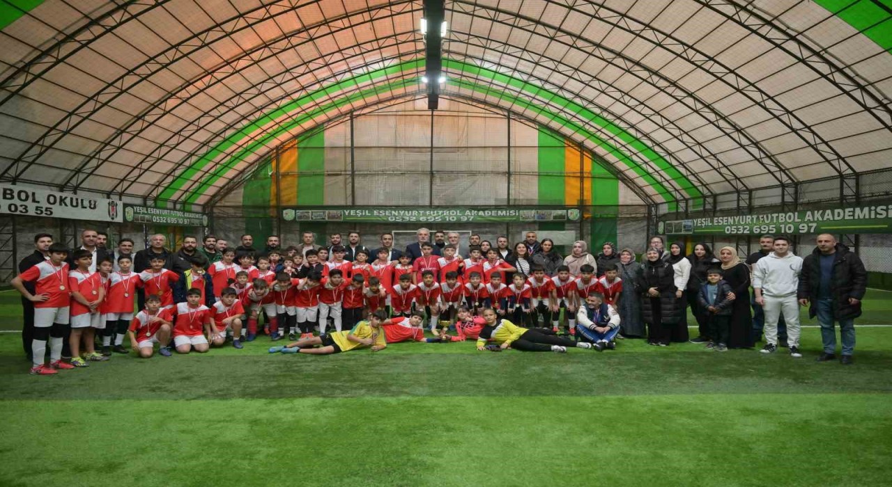 Esenyurt Belediyesinden gençlere spor desteği