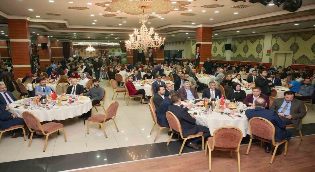 Esenyurt Belediyesinden öğretmenler Gününe özel yemek programı