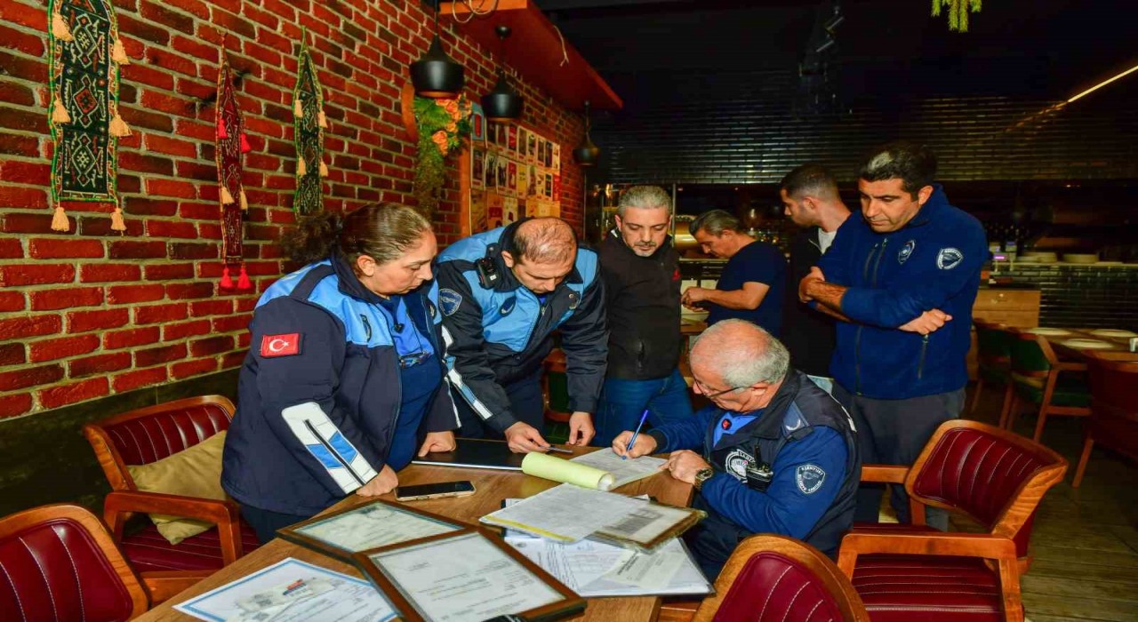 Esenyurtta hijyen alarmı: Sağlıksız şartlarda üretim yapan restorana en üst sınırdan ceza