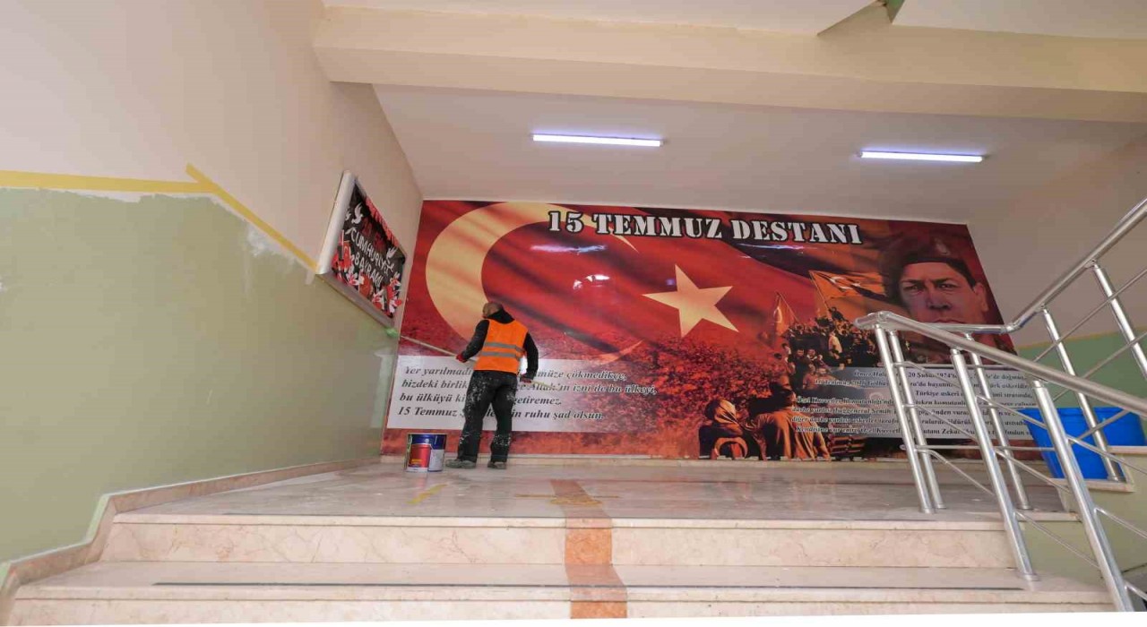 Esenyurttaki okullarda ara tatilde bakım ve onarım çalışmaları devam etti