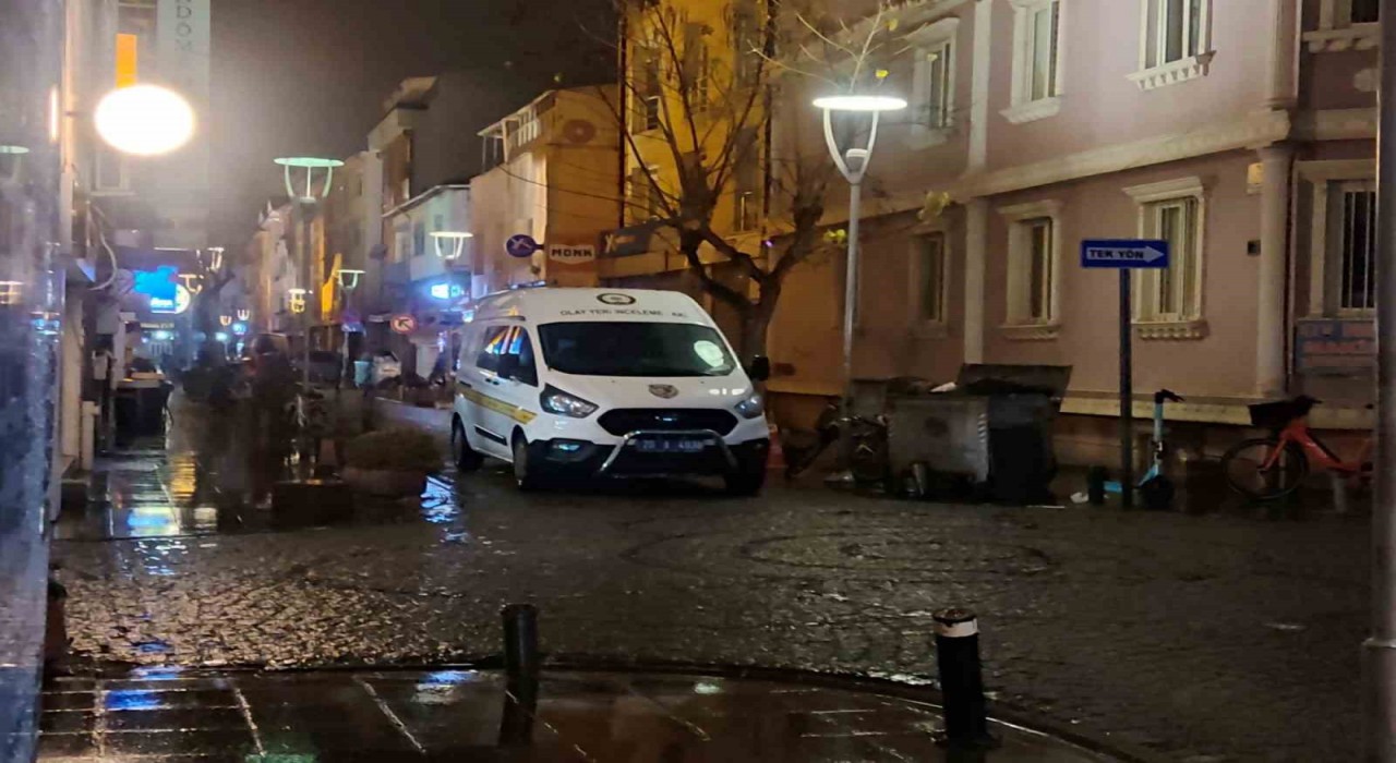 Eskişehirde genç kadın arkadaşının evinde ölü bulundu