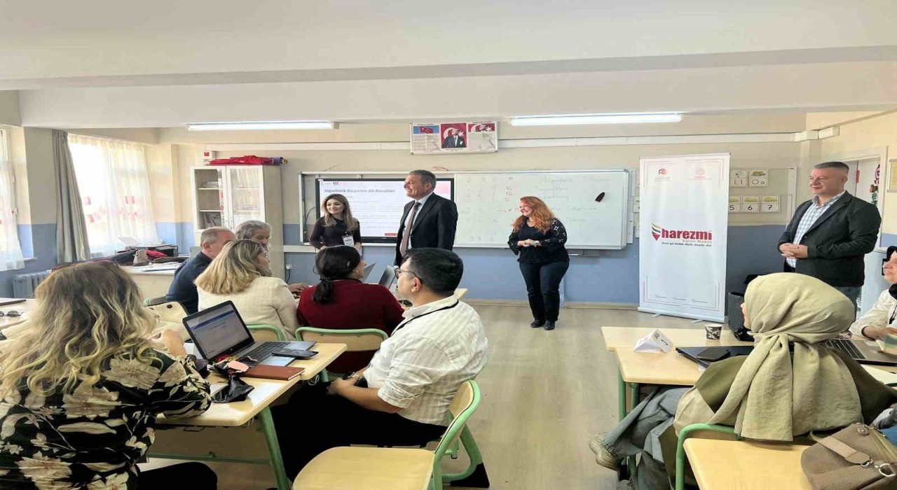 Eskişehirde Harezmi Eğitim Programı öğretmen eğitimleri başladı