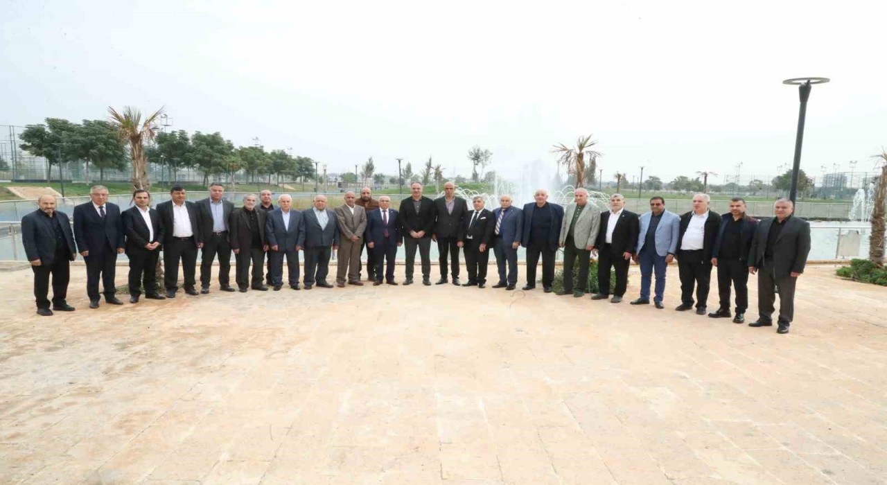 Eyyübiyede belediye ve ilçe esnafından temizlik için ortak adım