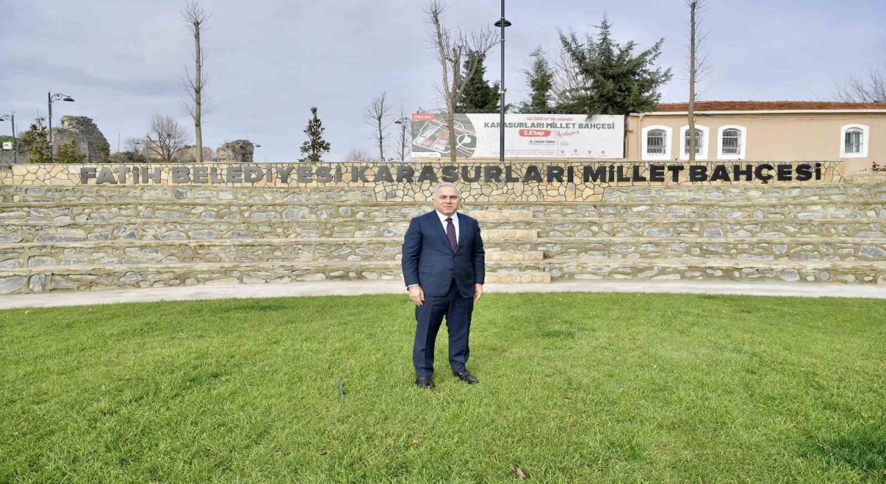 Fatihte Yeşil Seferberlik: 2 bin 500 ağaç toprakla buluştu