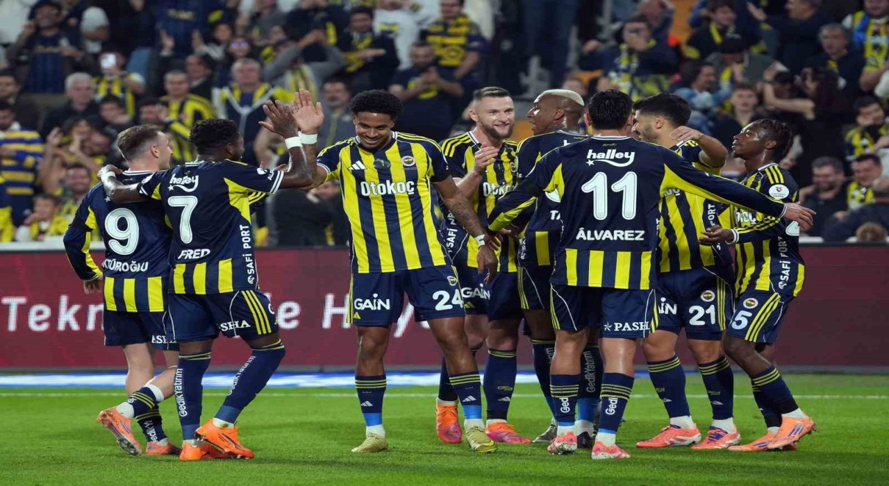 Fenerbahçede hedef; derbi galibiyeti ile liderliği almak