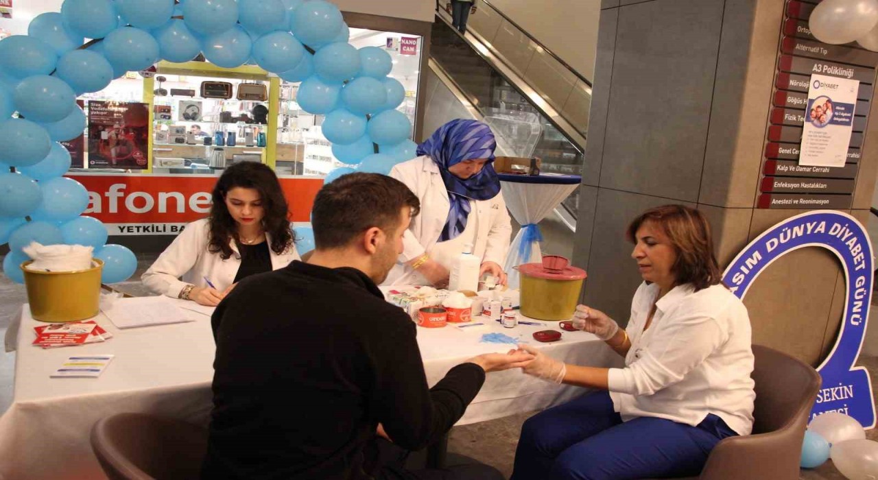 Fethi Sekin Şehir Hastanesinden diyabet konusunda bilgilendirme çalışması