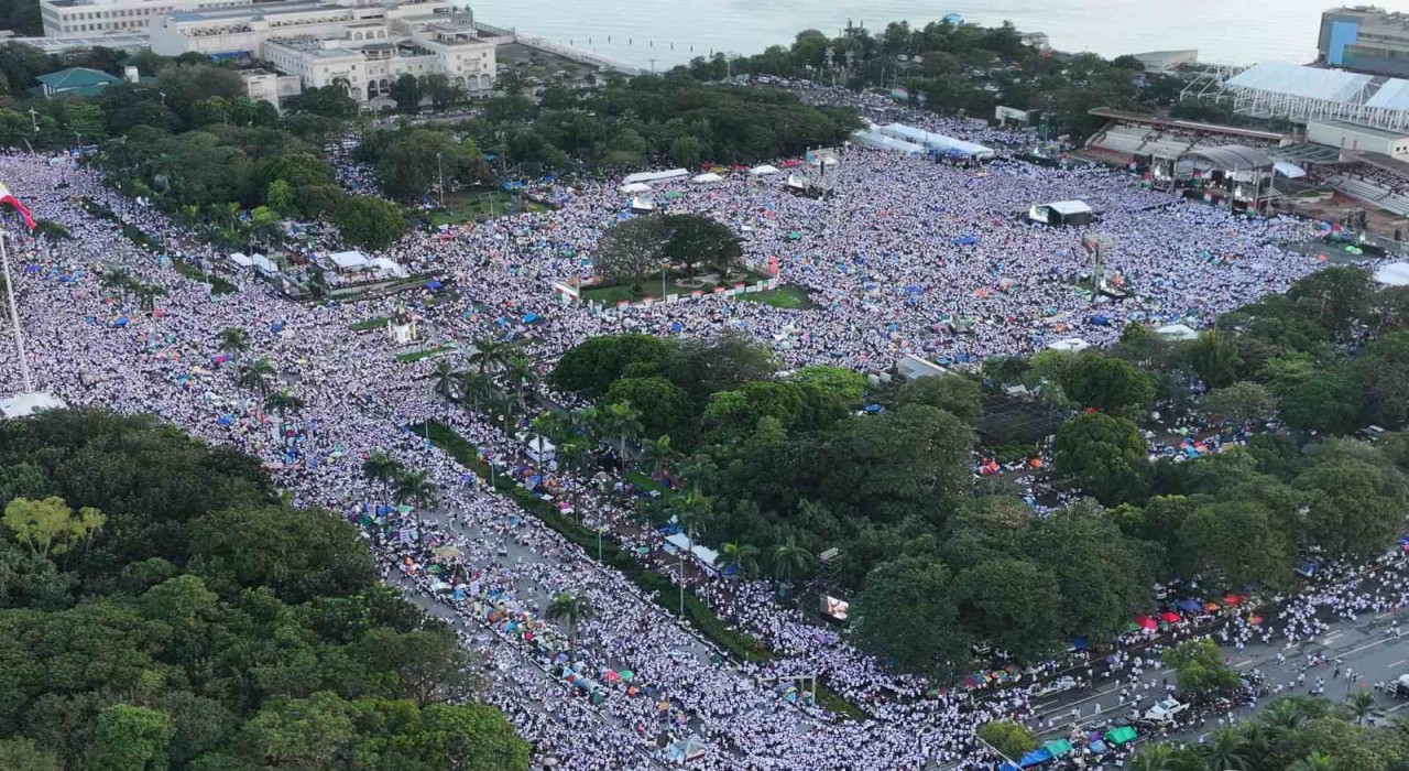 Filipinlerde 650 binden fazla kişi, yolsuzluk iddialarının ardından sokaklara döküldü