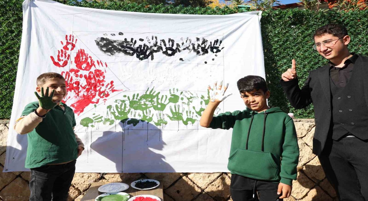 Filistin için sen de iz bırak etkinliği