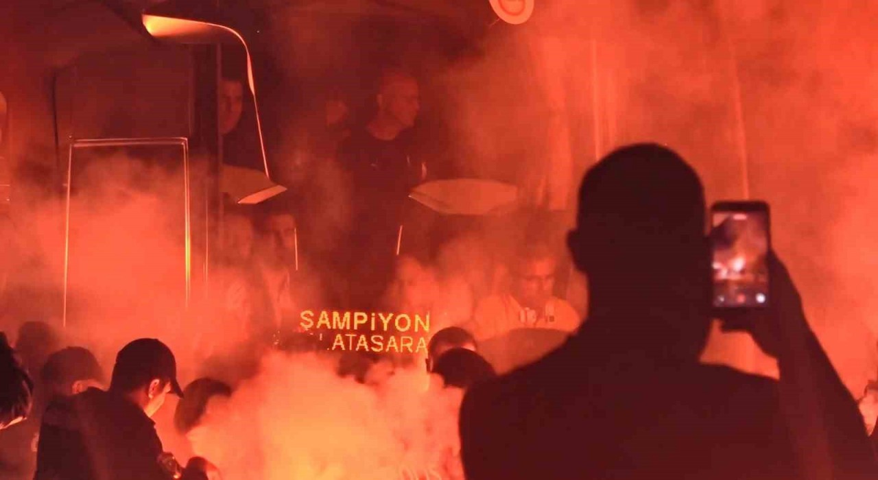 Galatasaray, Kocaelide coşkuyla karşılandı