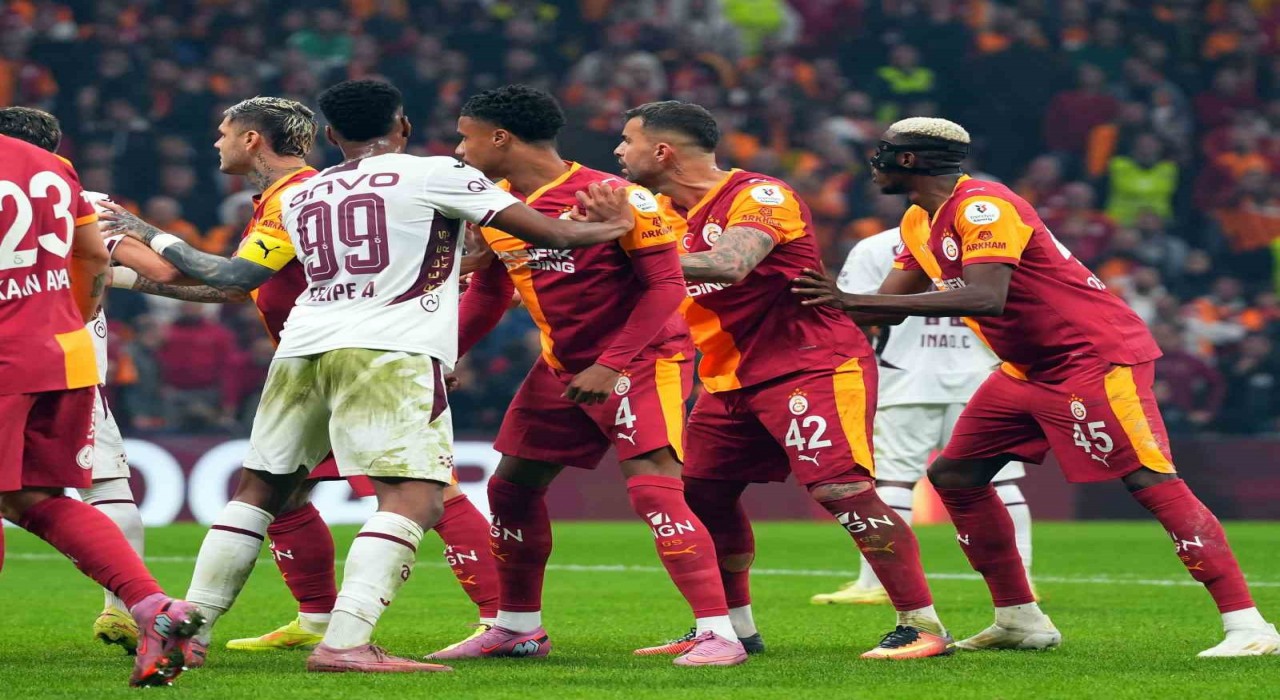 Galatasarayın, Trabzonspora karşı galibiyet serisi sona erdi