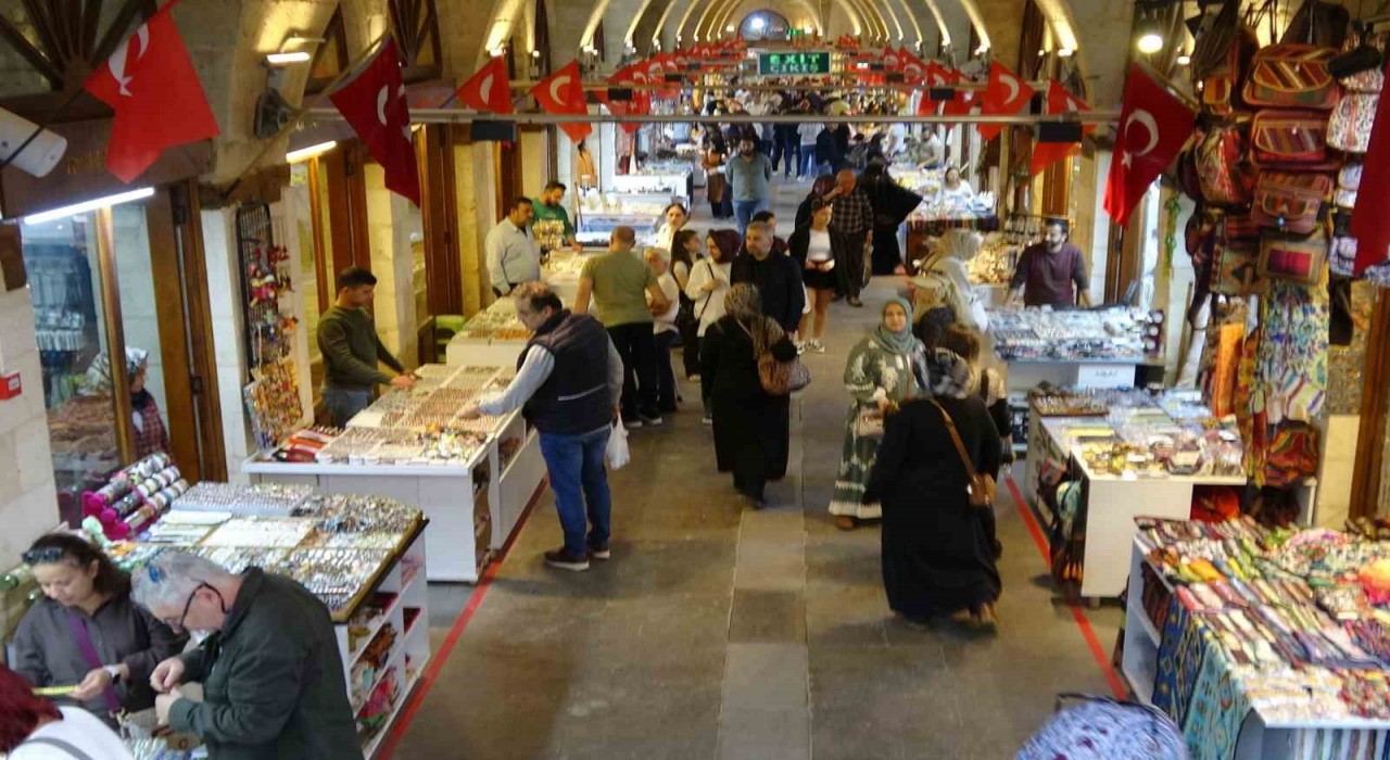 Gaziantepin tarihi mekanlarında adım atacak yer kalmadı