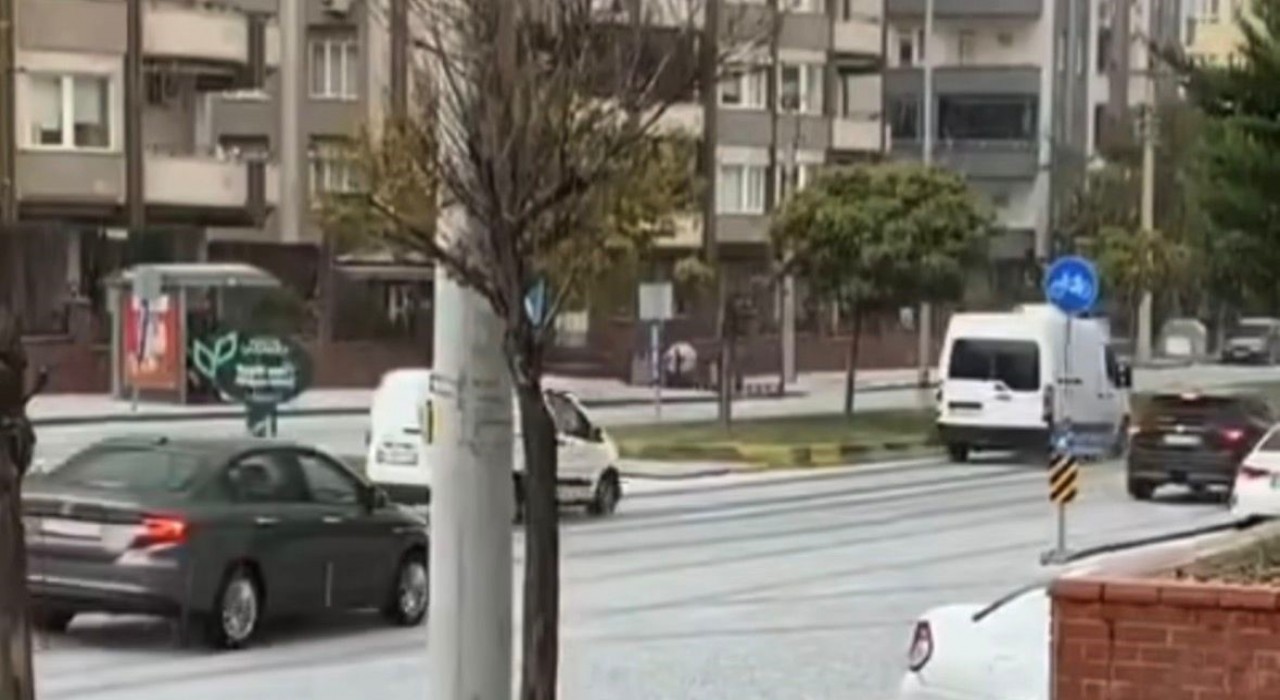 Gaziantepte dolu etkili oldu: Cadde ve sokaklar beyaza büründü