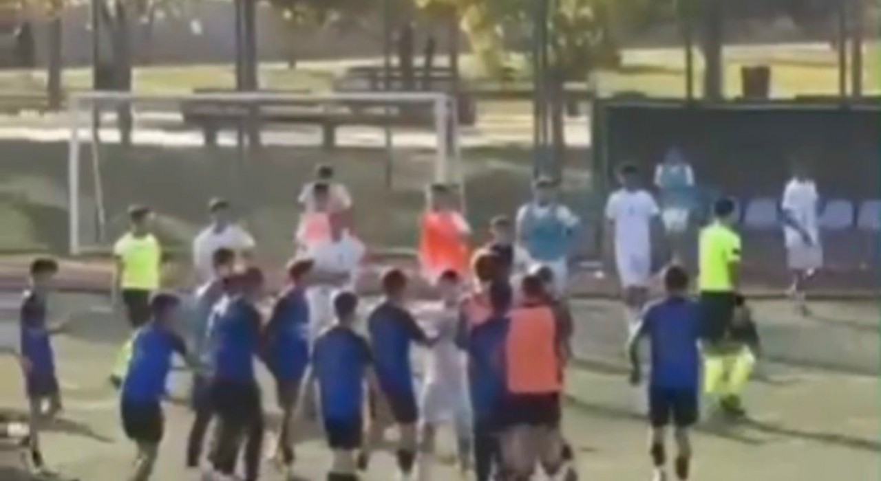 Gaziantepte futbol maçı sonrası kavga çıktı